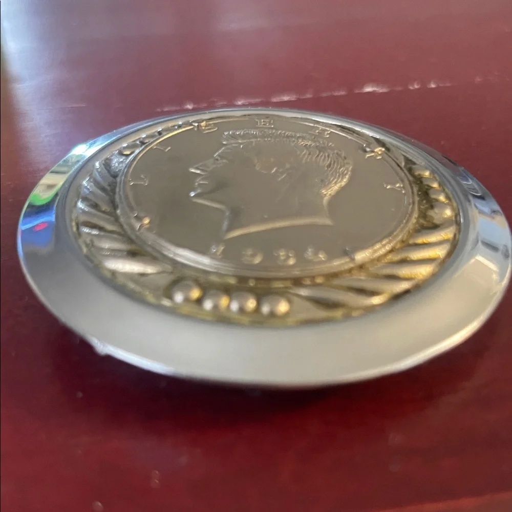 Silver-Tone Men’s Coin Design Money Clip